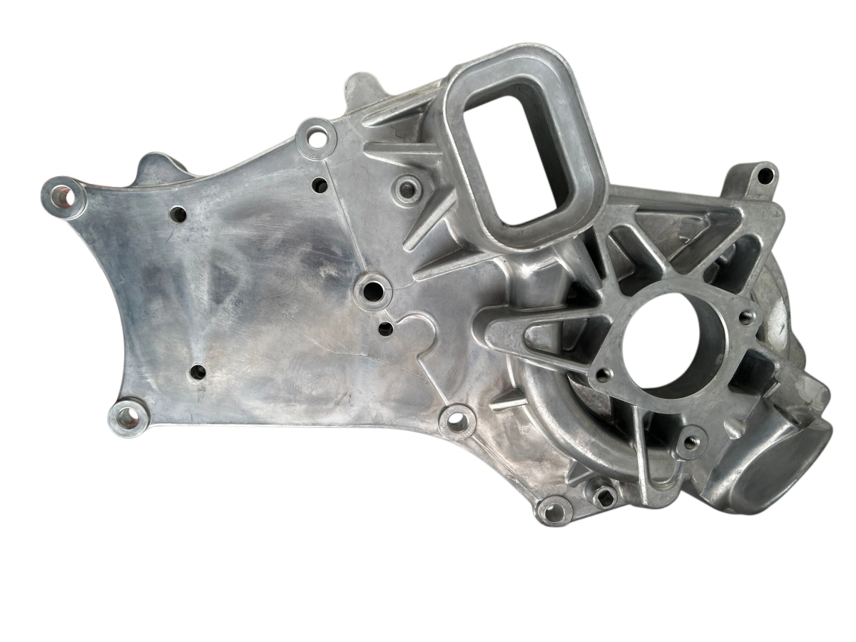 TAPA BOMBA DE AGUA VOLVO FM11